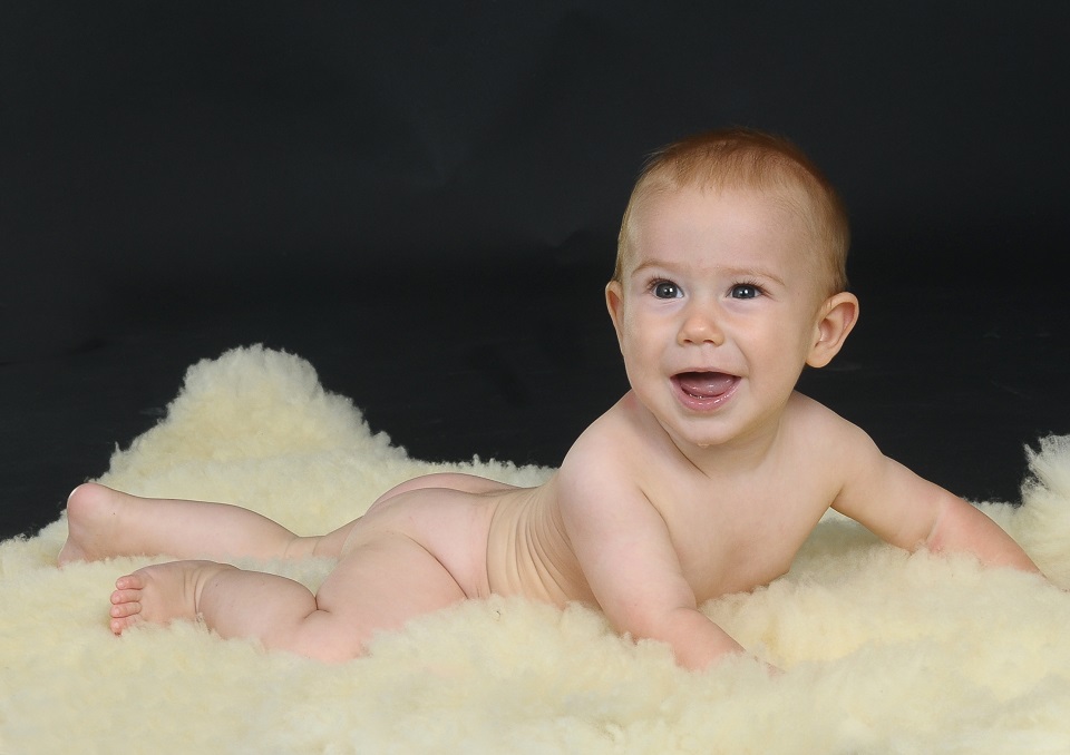 Babys und Neugeborene - immer ein Foto vom Profifotograf wert - baby in Schneckenkostüm
